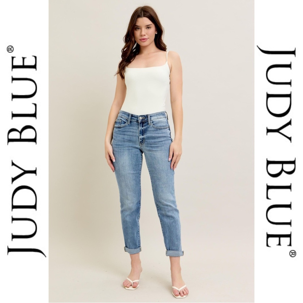 🎉RESTOCK 🎉 JUDY BLUE | Midrise Bleach Wash Boyfriend Jeans - Style #82335